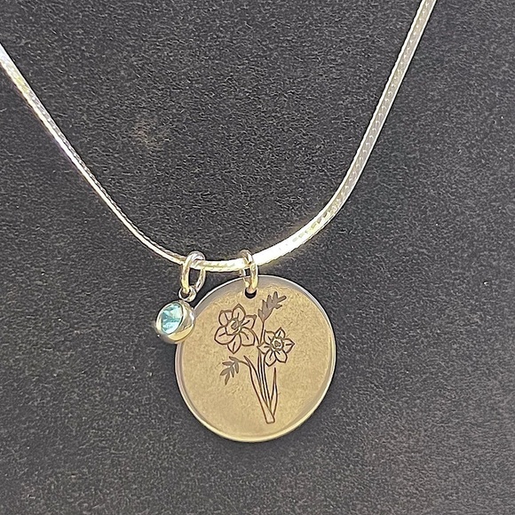 NWT - Birth Flower Necklace with Birth Month Charm - Picture 8 of 12